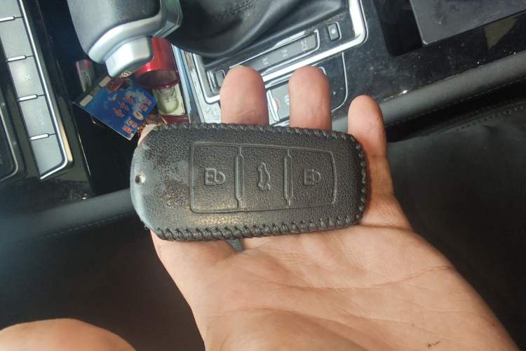 Used Sinotruk VGV U70 2020 1.5T Automatic Smart Enjoyment Elite Version 7 Seats Vehicle Key