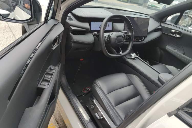 Used Lynk & Co 06 2025 Renew 1.5T Halo Driver Seat