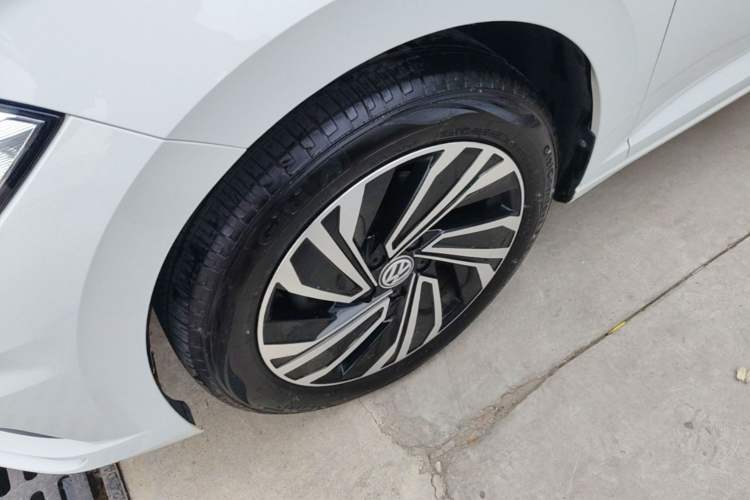 Used Volkswagen Sagitar 2021 280TSI DSG Excellence Edition Left Front Wheel Hub