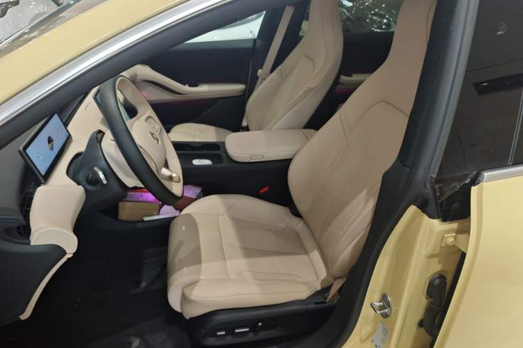 Used Nio ET5 2024 75 kWh Left Front Seat