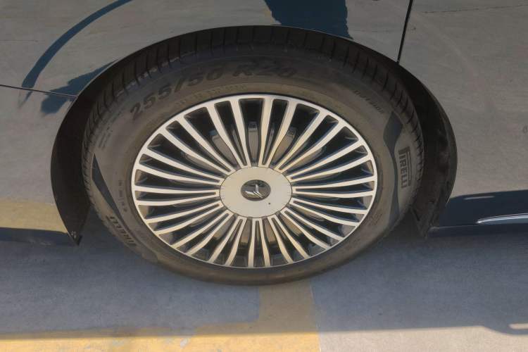 Used VOYAH Dream 2025 PHEV Four-Wheel-Drive Flagship Version – Qiankun Edition Right Rear Wheel Hub