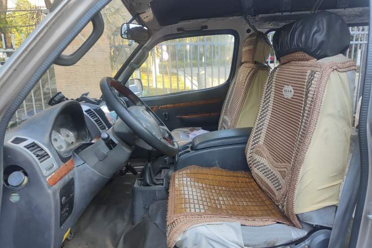 Used Golden Dragon Hiace 2019 2.0L Gasoline Version Long Wheelbase High-Roof V19 Left Front Seat