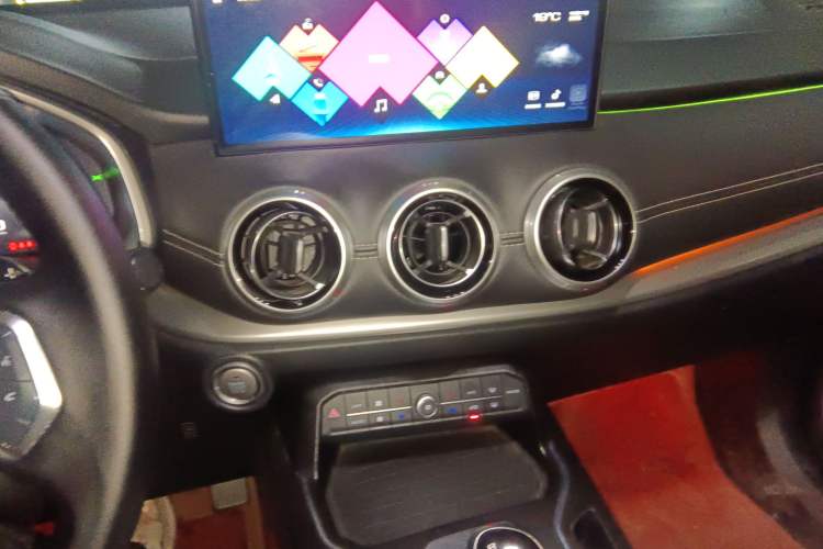 Used Wey VV6 2020 2.0T Two-Wheel Drive Smart Protection+