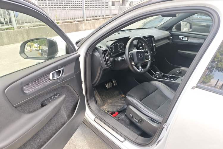 Used Volvo XC40 2020 T4 Four-Wheel Drive Smart & Sporty Edition