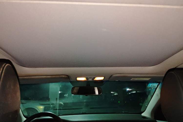 Used Hyundai Mistra 2014 1.8L Automatic Smart GLS Headliner