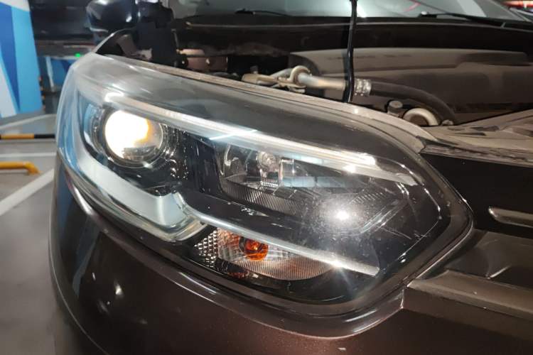 Used Renault Kadjar 2016 2.0L Two-Wheel-Drive Luxury Edition Right Front Headlight