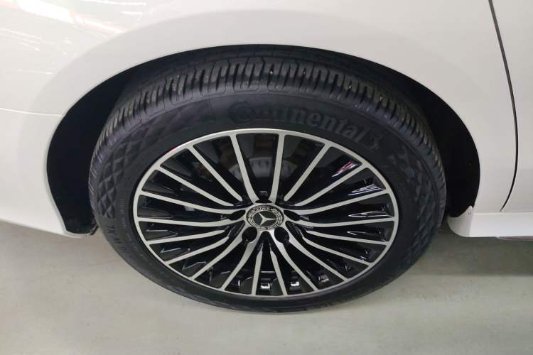 Used Mercedes-Benz E-Class 2019 Restyled E 300 L Sport Luxury Edition
