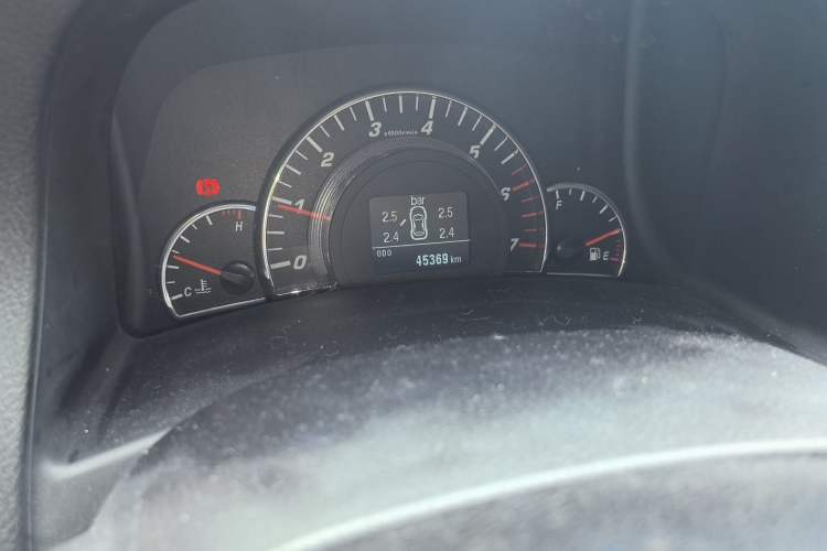 Used Great Wall C50 2013 1.5T Manual Elite Edition Odometer Close Up