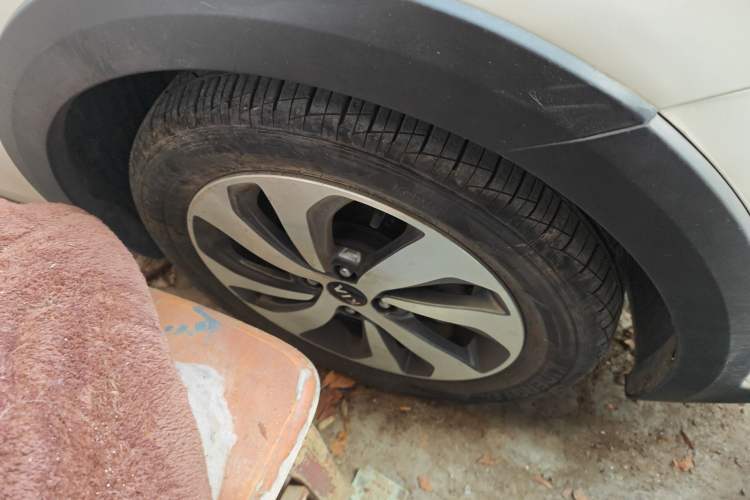 Used Kia KX Cross 2019 1.6L Automatic Dynamic Sunroof Version China VI Right Front Wheel Hub