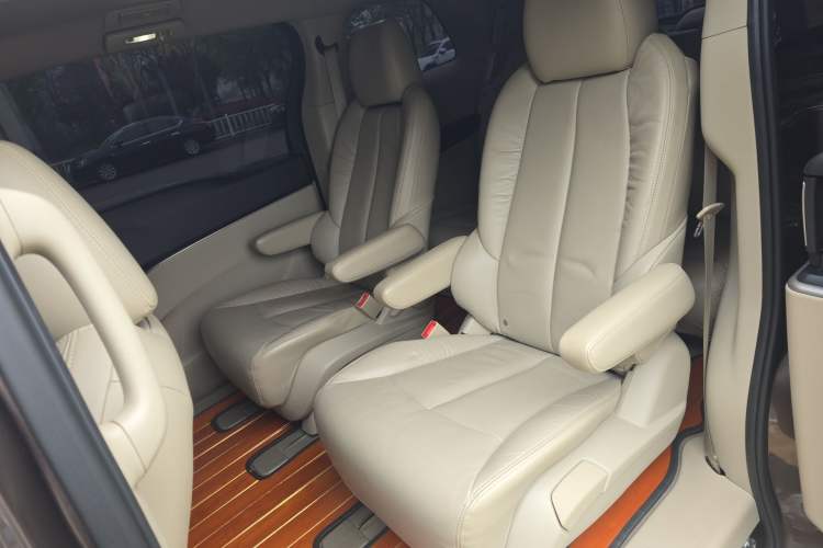 Used Buick GL8 2014 3.0L GT Luxury Business Haoya Edition Left Rear Seat