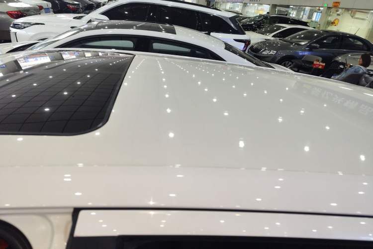 Used Volkswagen Gran Lavida 2013 1.4 TSI Automatic Comfort Model Roof