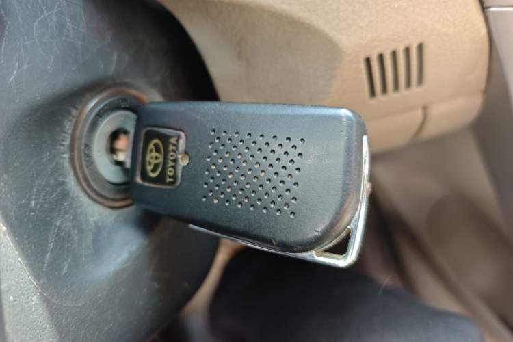 Used Toyota Corolla 2011 1.8L CVT GL-i Vehicle Key