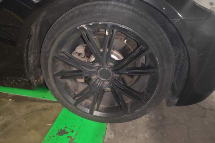 Used BMW 5 Series 2012 523Li Leading Model Right Front Wheel Hub