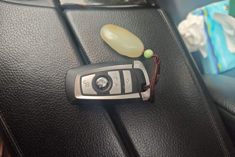 Used BMW 5 Series 2012 523Li Leading Model
