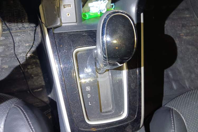 Used Nissan Sylphy 2016 1.6 XL CVT Luxury Edition Gear Lever