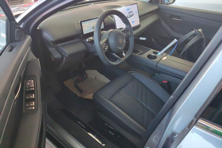 Used Baojun Enjoy 2025 Plug-in Hybrid 140km Luxury Edition