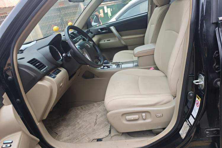 Used Toyota Highlander 2012 2.7L Two-Wheel Drive 7-Seater Luxury Edition