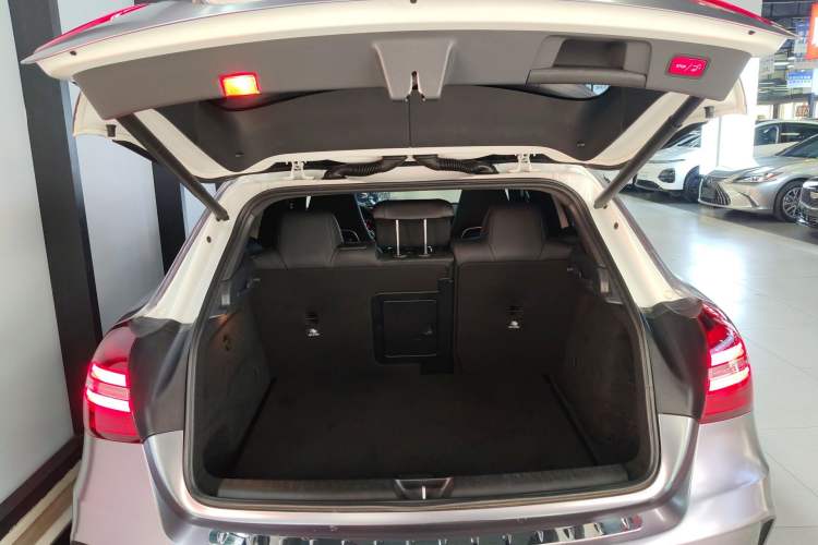 Used Mercedes-Benz GLA 2017 GLA 260 4MATIC Sport Edition Trunk