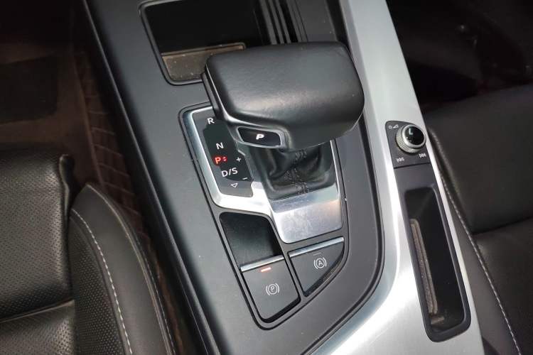 Used Audi A4L 2022 40 TFSI Fashion Dynamic Model
