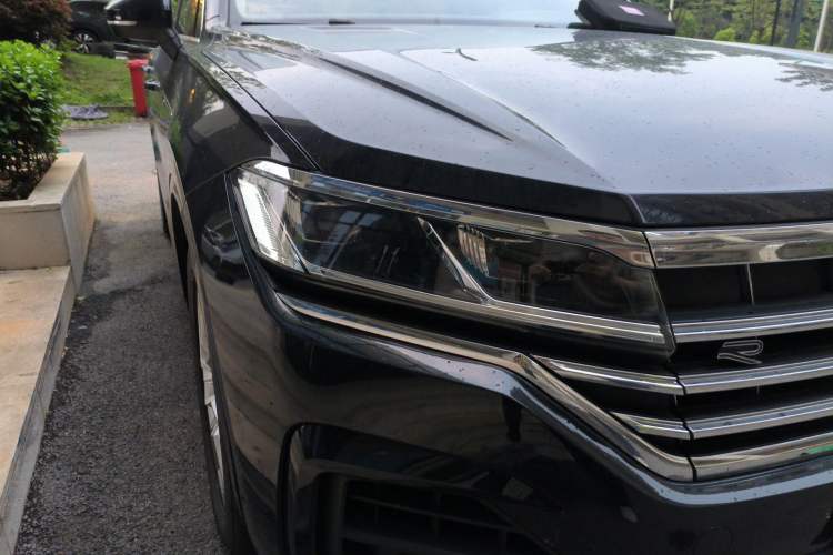 Used Volkswagen Touareg 2022 2.0 TSI RuiShang Edition Right Front Headlight