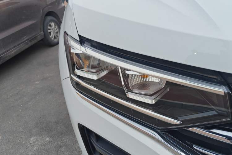 Used Volkswagen Tayron 2022 280TSI Two-Wheel Drive Luxury Smart Connectivity Version