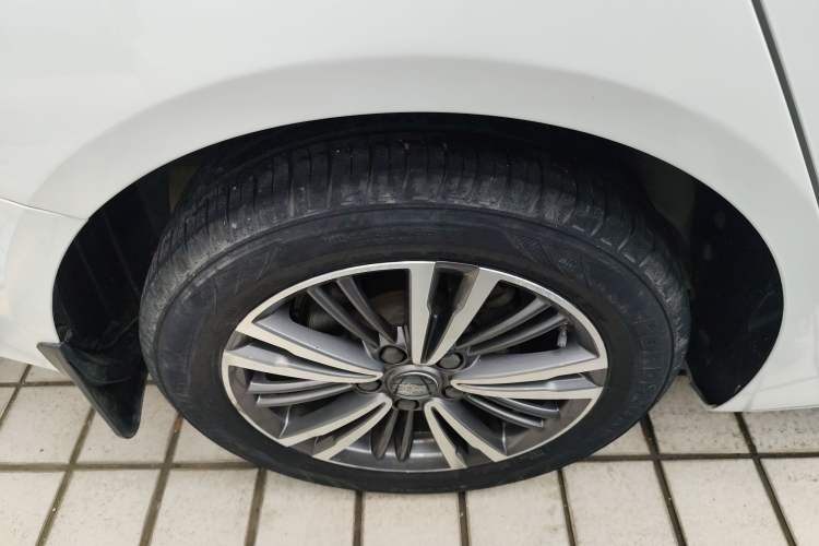 Used Roewe i5 2019 1.5L Automatic 4G Connected Langhao Edition Exterior 5