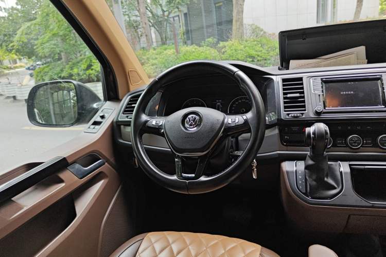 Used Volkswagen Caravelle 2017 2.0 TSI 4x4 Luxury Edition 7-Seater Steering Wheel