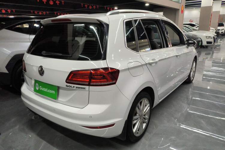 Used Volkswagen Golf Sportsvan 2016 280TSI Automatic Luxury Model Rear Right 45 Deg