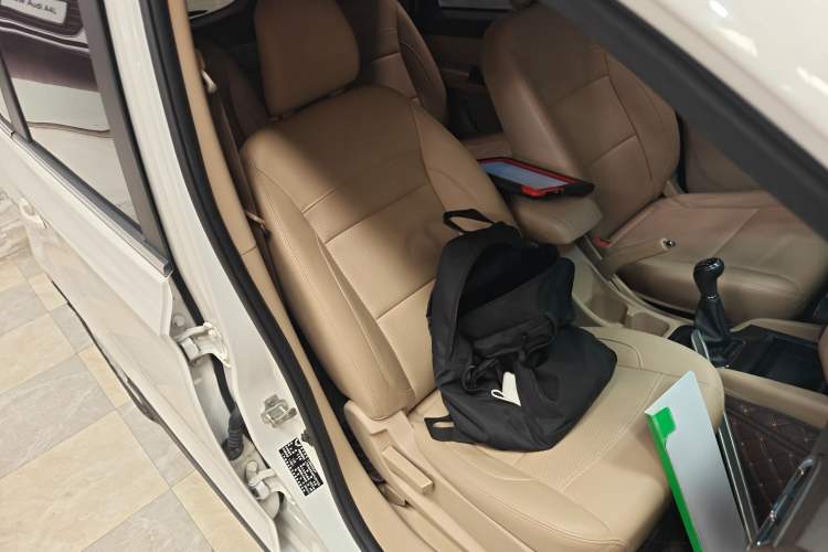 Used Wuling Hongguang 2015 1.5L S1 Comfort China V Standard Right Front Seat