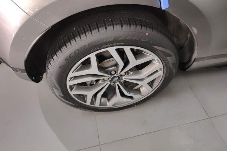 Used Land Rover Range Evoque 2021 Range Rover L 249 PS R-Dynamic SE Luxury Edition Right Rear Wheel Hub