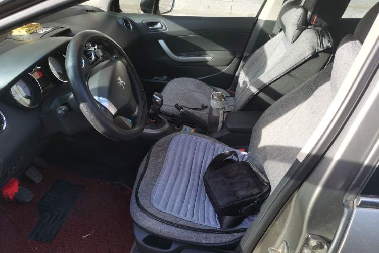 Used Peugeot 408 2013 1.6L Manual Comfort Edition
