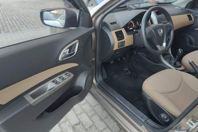 Used Baojun 630 2013 1.5L manual Comfort trim
