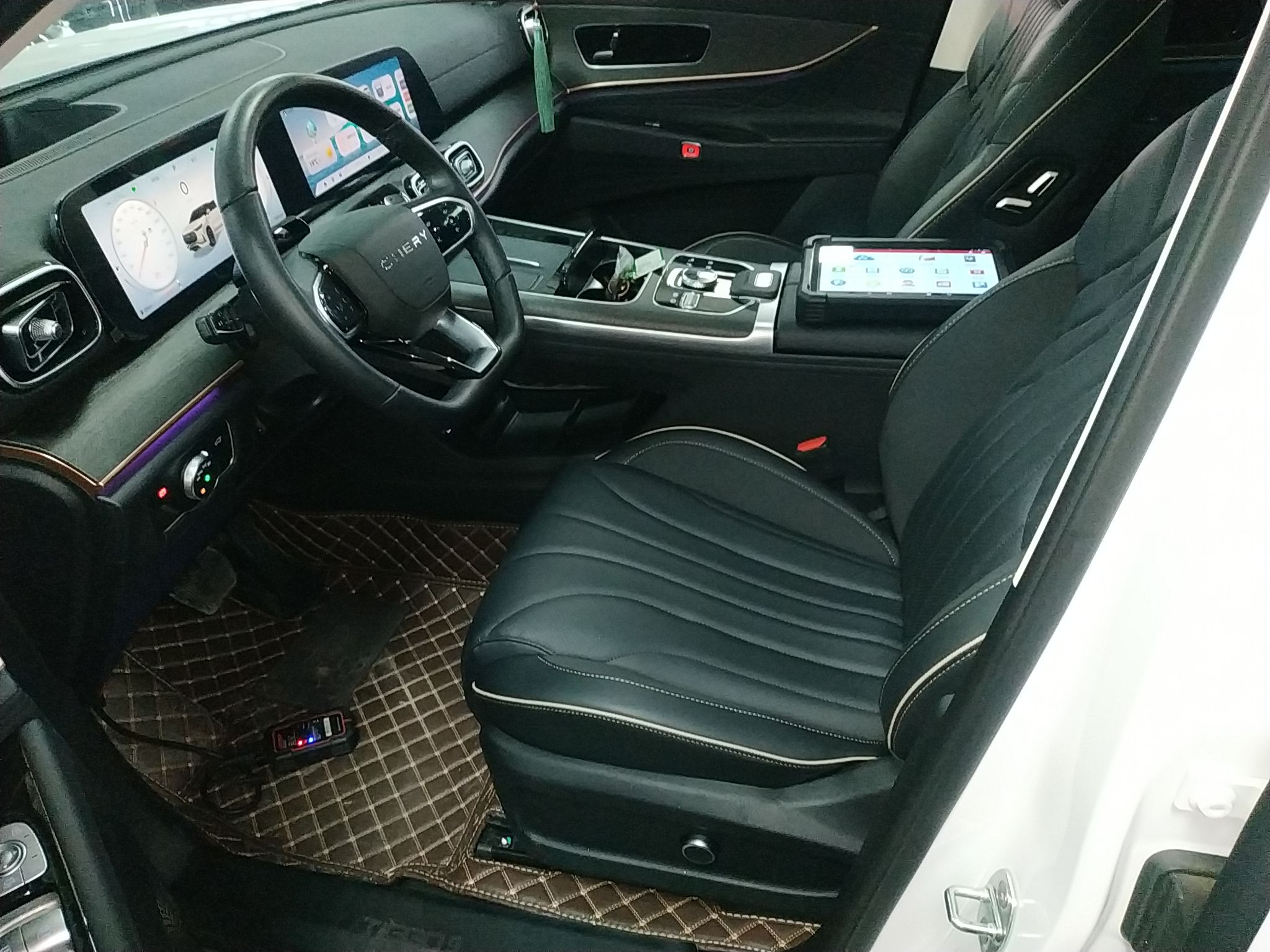 Переднее сиденье в автомобиле