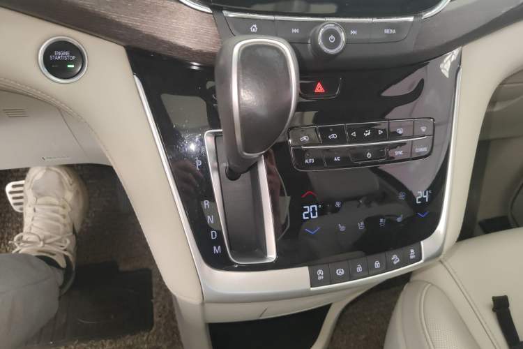 Used Buick GL8 2017 28T Avenir Avia National Emission Standard V