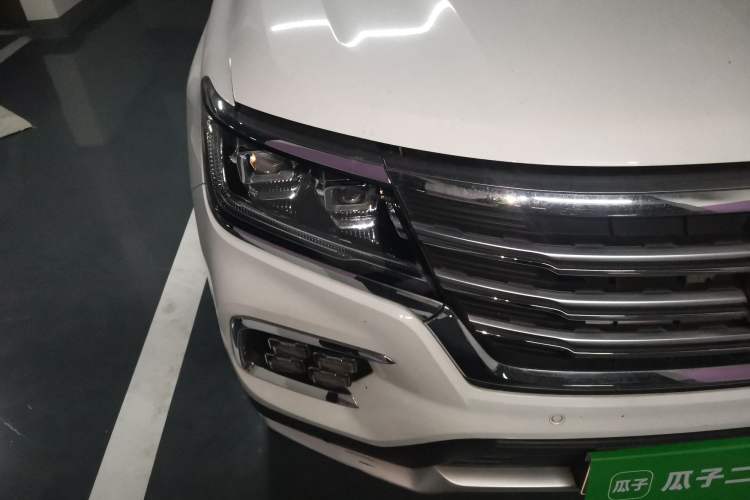 Used Roewe RX8 2018 30T Smart Connectivity Two-Wheel Drive Flagship Edition