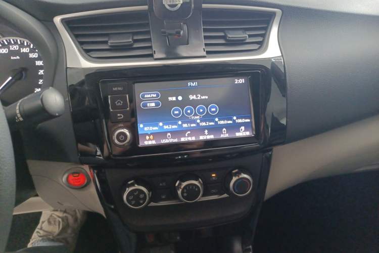 Used Nissan Sylphy 2018 1.6XV CVT Deluxe Edition Audio And AC Panel