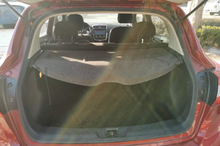 Used Nissan Tiida 2016 1.6L CVT Cool Dynamic Edition
