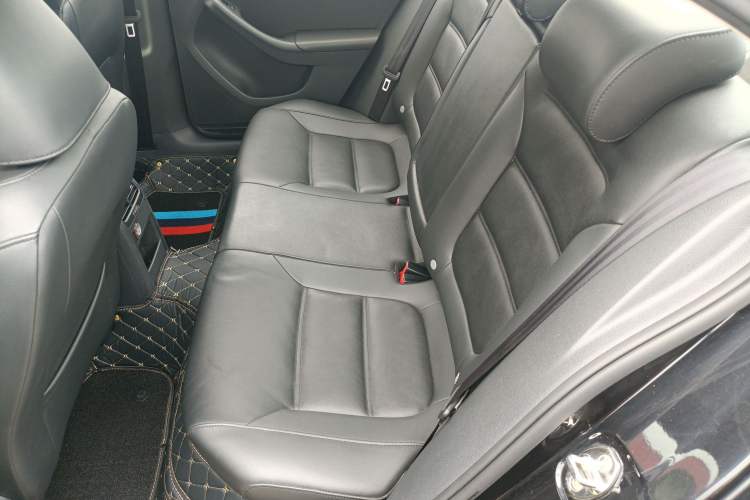 Used Volkswagen Sagitar 2014 Revised Version 1.4TSI Automatic Luxury Edition
