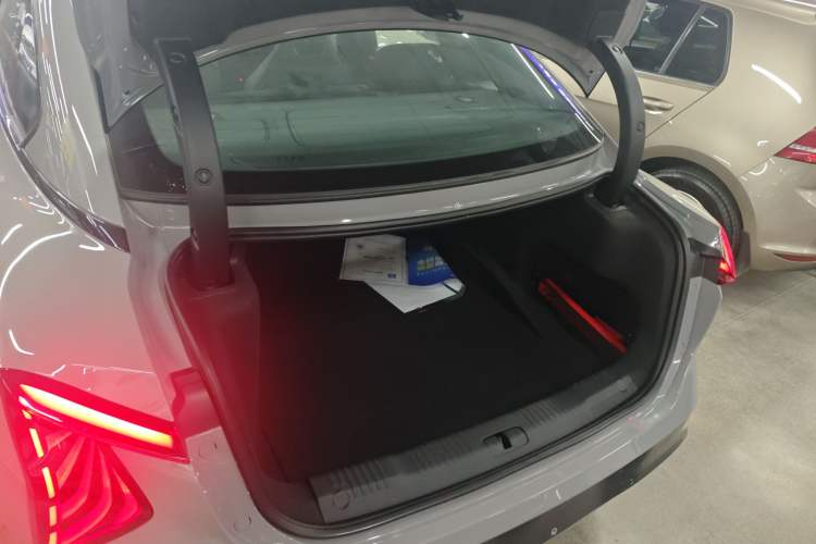 Used Hongqi EH7 2024 820 Pro