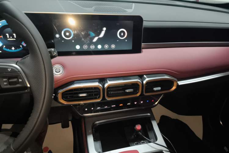 Used JETOUR X70 PLUS 2025 Champion Edition 1.5T DCT Champion PRO 5-Seater
