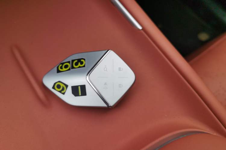 Used Deepal S07 2024 215Max Qiankun Intelligent Driving ADS SE Range-Extended Version
