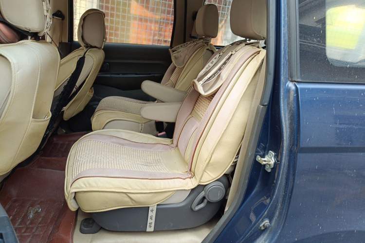 Used Wuling Hongguang 2014 1.5L S Standard Version Left Rear Seat