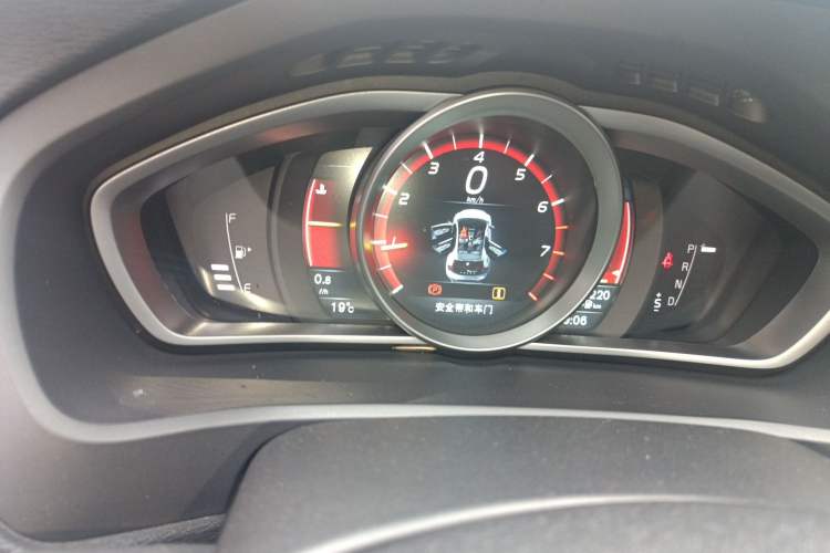 Used Volvo V40 2016 T4 Smart Luxury Edition