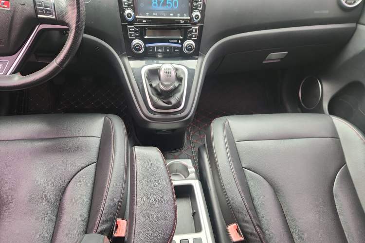 Used Haval H6 2013 Upgraded Model 1.5T Manual Two-Wheel Drive Elite Version