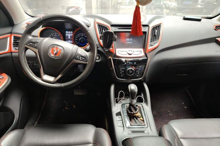 Used CHANGAN CS75 2014 1.8T Automatic Elite Model China IV Standard Center Console