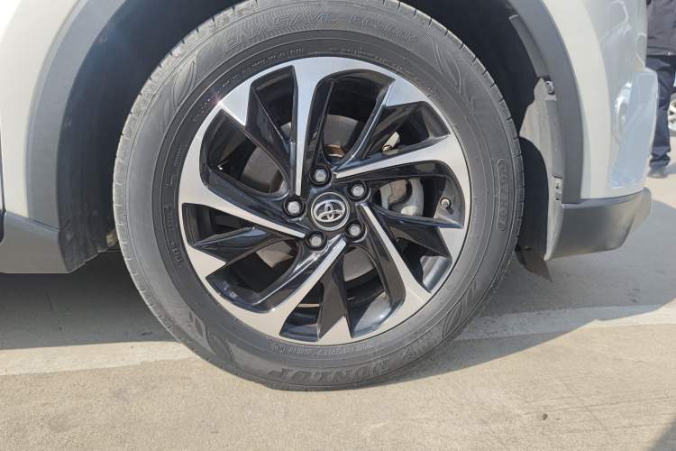 Used Toyota IZOA 2018 2.0L Yichi Version China VI Standard
