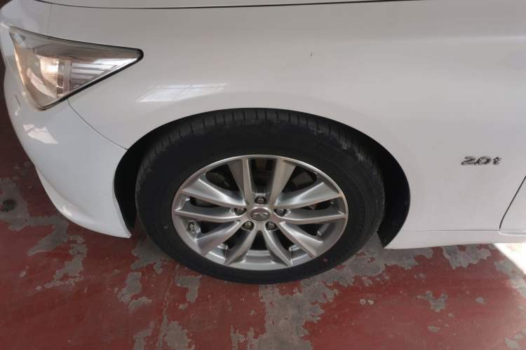 Used Infiniti Q50 2014 2.0T Comfort Edition Left Front Wheel Hub