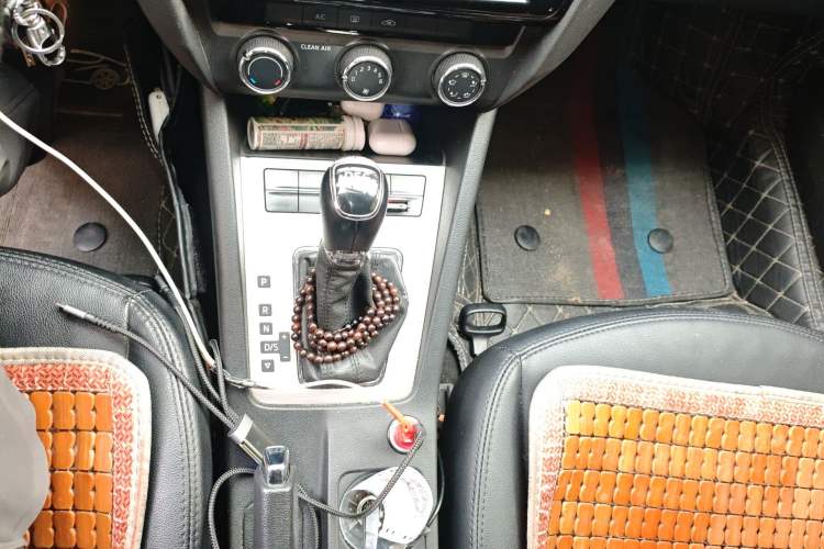 Used Skoda Octavia 2018 TSI230 DSG Comfort Edition Gear Lever