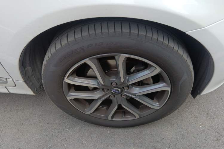 Used Volvo XC60 2017 T5 AWD Smart Upgrade Edition
