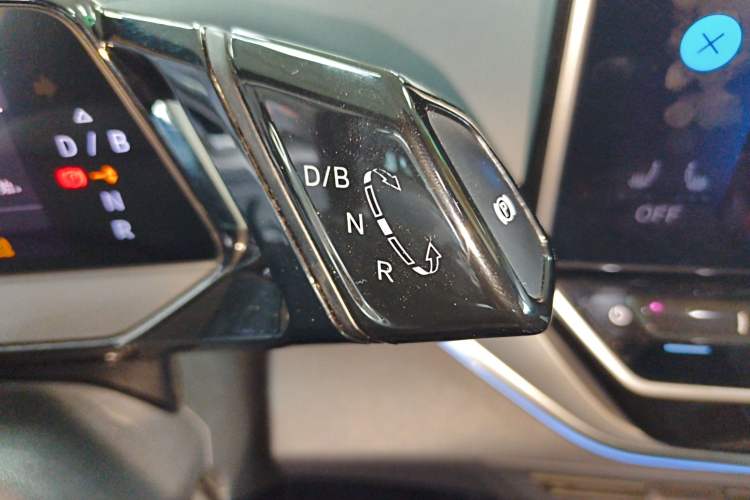Used Volkswagen ID.4 CROZZ 2024 PRO Model Gear Lever